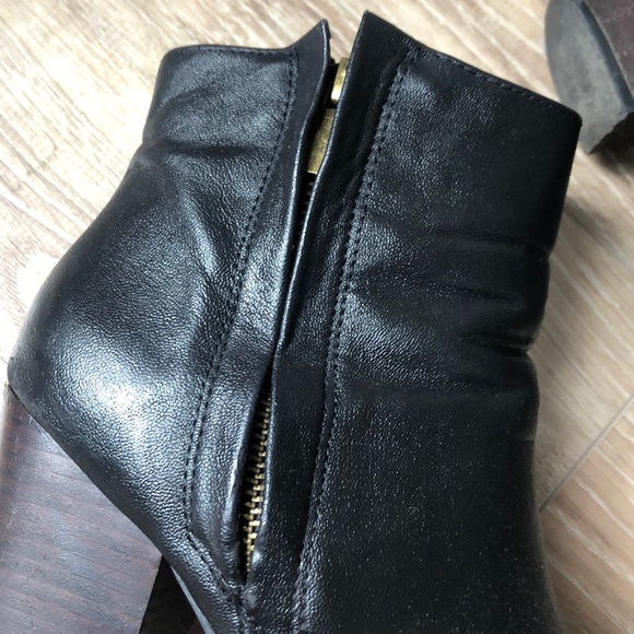 Urban Outfitter Black Leather Bootie - Picture 3 of 9